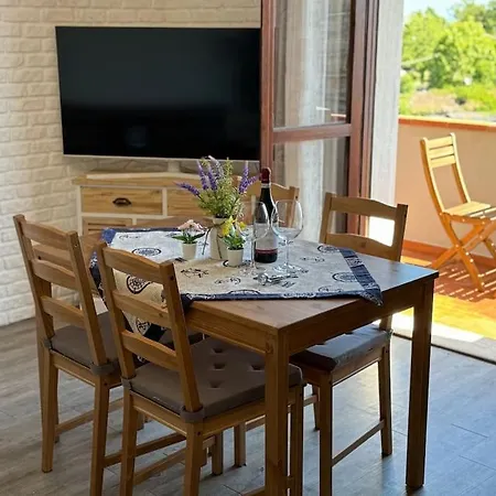 Charming Loft Fronte Mare דירה מארינלה די סרזאנה