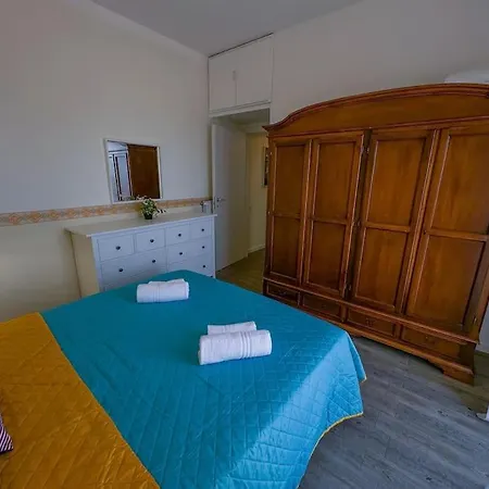 Charming Loft Fronte Mare דירה מארינלה די סרזאנה
